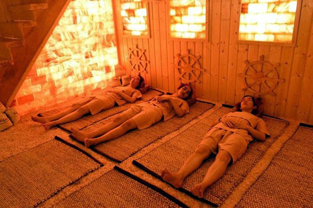 Nhiều đại gia xây hẳn một phòng spa xông hơi bằng đá muối