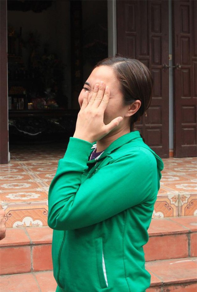 D&ugrave; đ&atilde; diễn 2 năm trước nhưng mỗi khi nhắc đến chuyện, chị Huyền vẫn ngại ng&ugrave;ng v&agrave; xấu hổ.