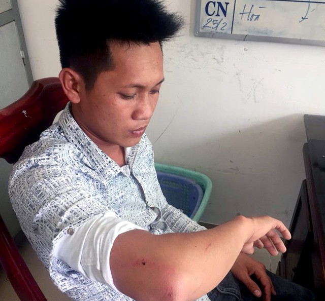 Phạm Thanh Khánh cho rằng vì bị đánh nên đã cầm dao đâm khiến một người chết, 2 người khác bị thương. Ảnh: An Bình.