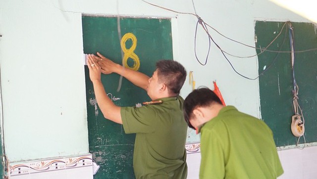 Lực lượng Công an niêm phong phòng trọ