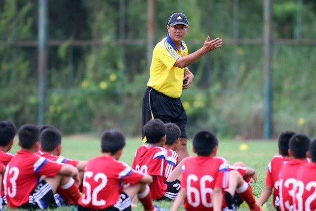 Huấn luyện viên Trần Minh Chiến có nhiều đóng góp trong việc đào tạo bóng đá trẻ Việt Nam