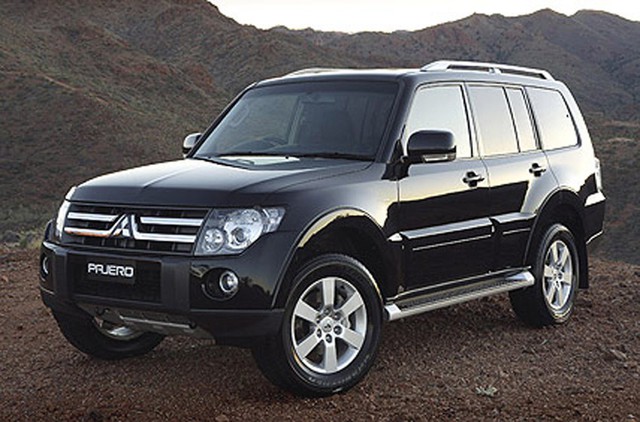 Mẫu SUV Mitsubishi Pajero lại giảm khủng