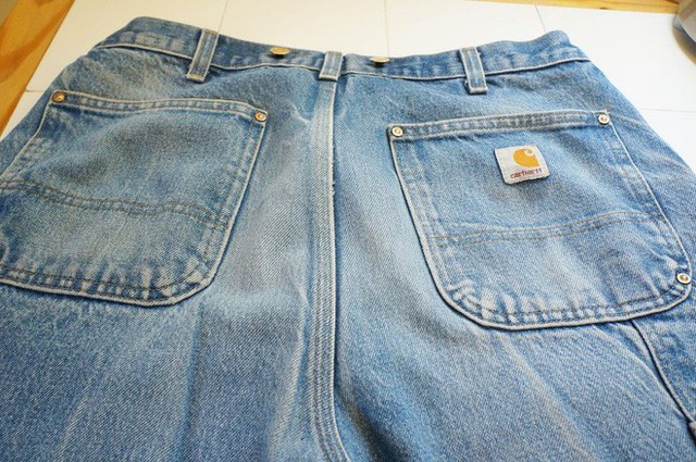 Bạn đ&atilde; bao giờ thử đ&ocirc;ng lạnh quần jeans thay v&igrave; giặt chưa? (Ảnh: instructables)
