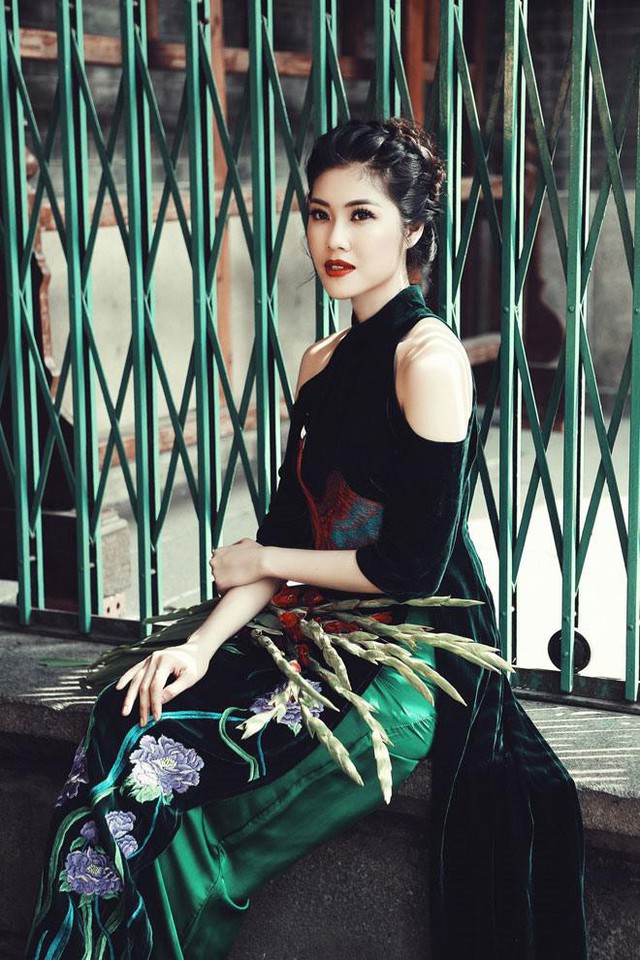 Dù đã bước sang tuổi 33 nhưng siêu mẫu đầu tiên của Việt Nam vẫn giữ được nét trẻ trung.​​​​​