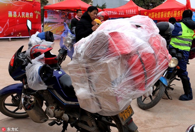 H&agrave;nh l&yacute; được bọc nil&ocirc;ng cẩn thận.