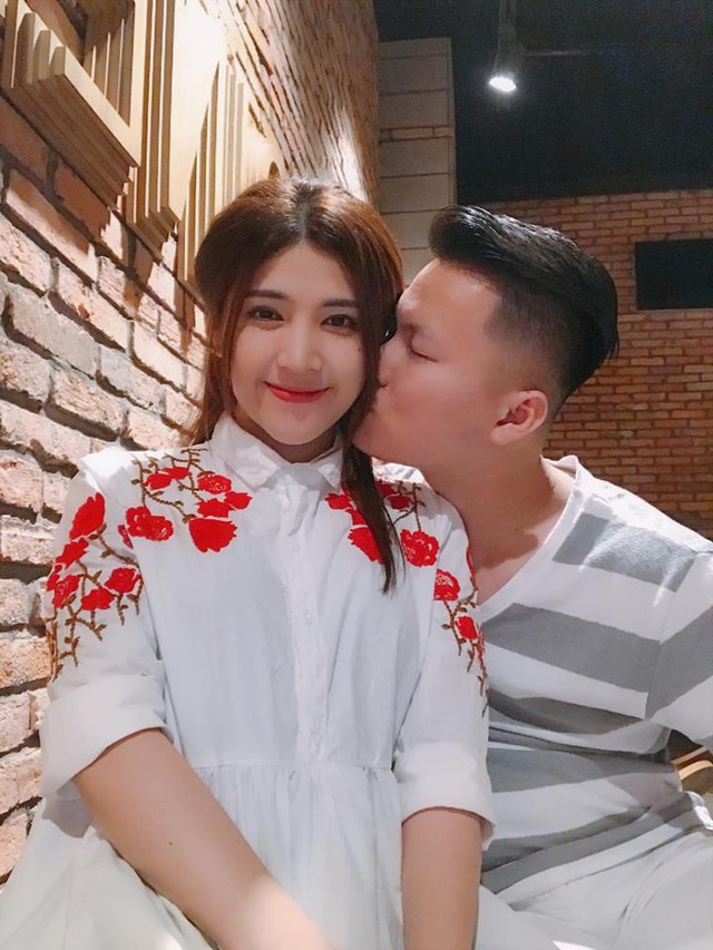 Bạn bè dành nhiều lời chúc đến cặp đôi khi sắp về chung một nhà.