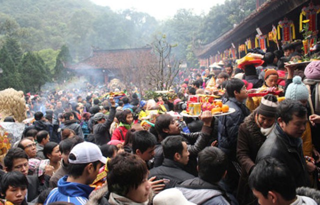 Đầu năm nhu cầu đi lễ chùa của người dân tăng cao đột biến