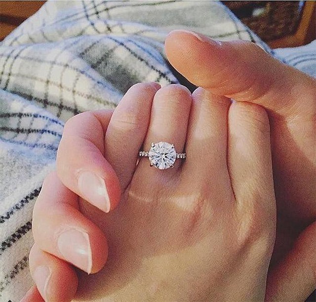 H&igrave;nh ảnh về chiếc nhẫn kim cương m&agrave; Ng&ocirc; Kiến Huy đăng tải.