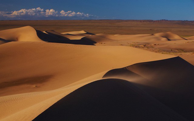 Khí hậu khắc nghiệt ở sa mạc đã khiến sức khỏe Tần Thủy Hoàng kém đi.