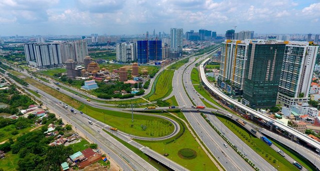 
Đó là nhờ hàng loạt công trình trọng điểm cùng với sự quy hoạch đồng bộ về cơ sở hạ tầng
