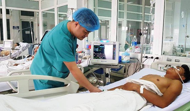 
Nạn nhân Khăm được điều trị tại Bệnh viện hữu nghị Đa khoa Nghệ An.
