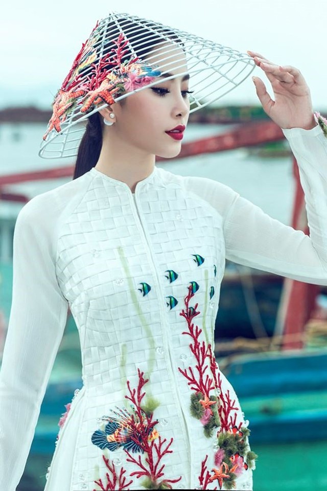 L&uacute;c n&agrave;y, ở Nam Em mới thực sự to&aacute;t l&ecirc;n kh&iacute; chất của một đại diện nhan sắc bước v&agrave;o cuộc thi Quốc tế.