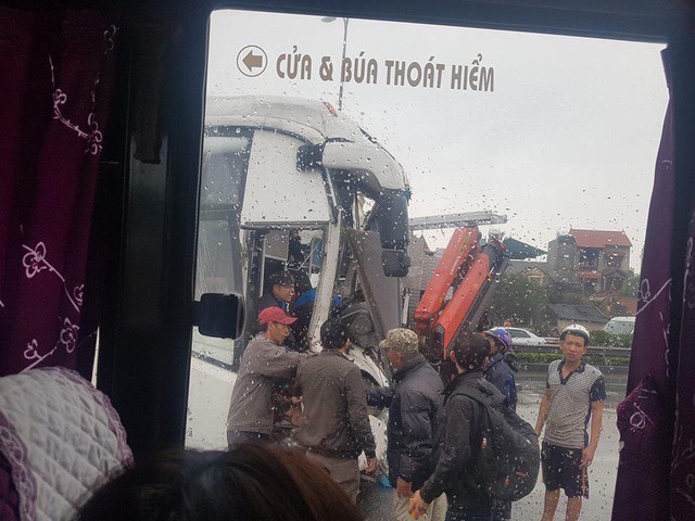 Hiện trường xảy ra vụ tai nạn giao th&ocirc;ng tr&ecirc;n tuyến cao tốc Ph&aacute;p V&acirc;n- Cầu Giẽ. Ảnh Nguyễn Chiến.