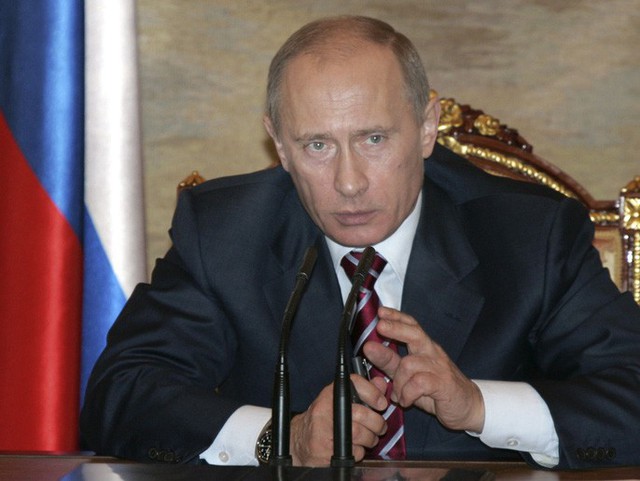 Tổng thống Putin họp nội các tại Điện Kremlin vào ngày 21-1-2008. Ảnh: Reuters