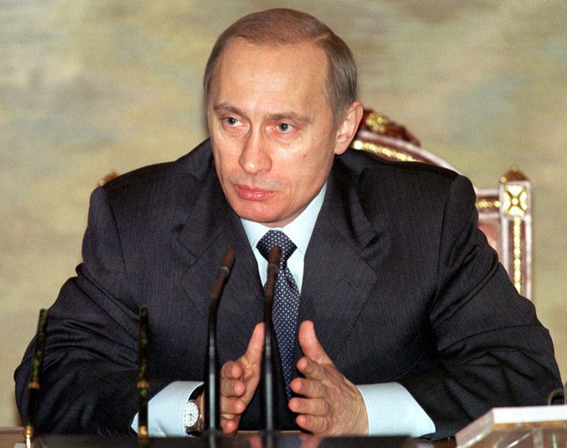 Tổng thống Putin phát biểu tại một cuộc họp nội các ở Moscow vào ngày 28-1-2002. Ảnh: TASS