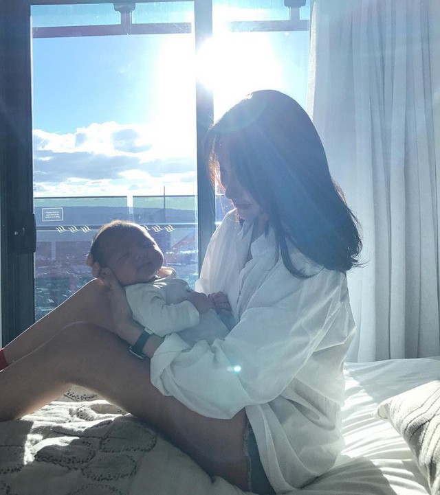 Vicky ngày càng đằm thắm, dịu dàng sau khi kết hôn.