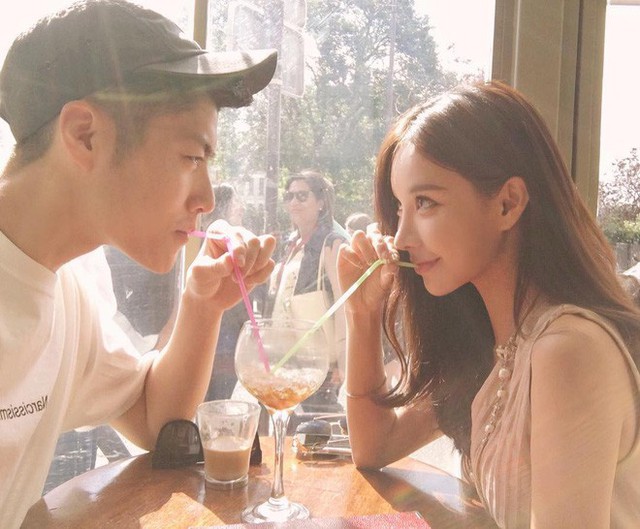 Cặp đôi được yêu thích không chỉ bởi giàu có, chịu chơi mà còn vì vẻ ngoài của cả hai cực xứng đôi vừa lứa.