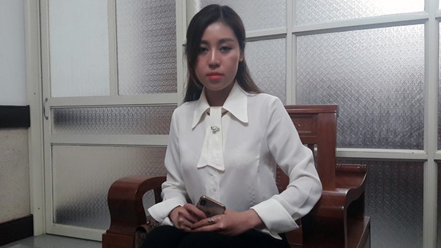 Chị Nguyễn Thị Trang làm việc với phóng viên Thanh Niên .Ảnh Ngọc Minh
