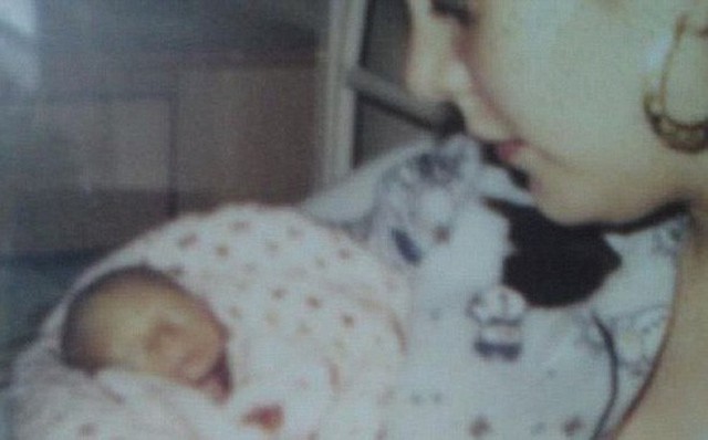 Một bức ảnh của Paige, đứa con đầu lòng của Kerry Hutchinson.