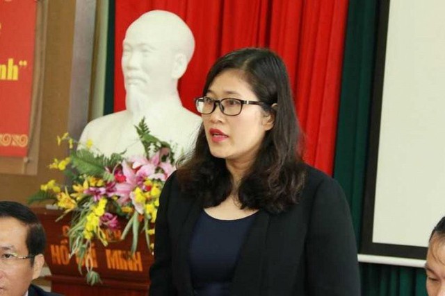 
Bà Trịnh Thị Dung im lặng trước thông tin liên hệ của báo chí về vụ lùm xùm ở trường TH Dịch Vọng A.
