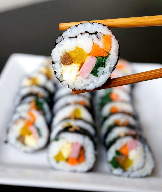 Cơm cuộn gimbap. (Ảnh: Internet)