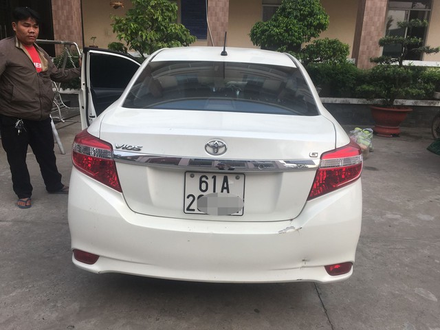 Chiếc xe ô tô màu trắng Thuận sử dụng để lừa đảo các nạn nhân