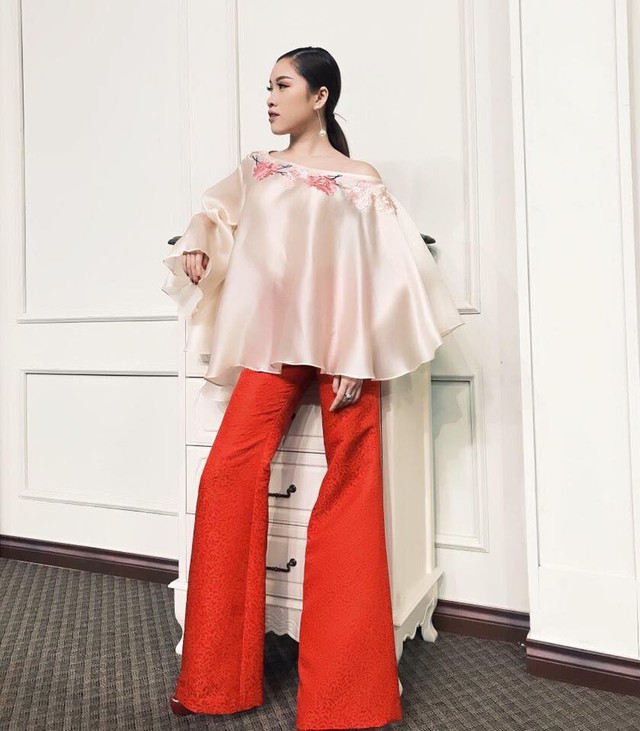 Phong cách khác của Thanh Huyền khi dẫn Bản thiết kế cuộc sống