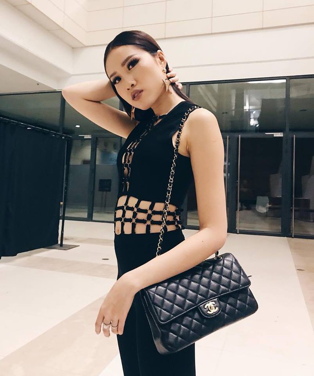 Thanh Huyền xách túi Dior, Chanel, ăn mặc gợi cảm khi đi dự sự kiện
