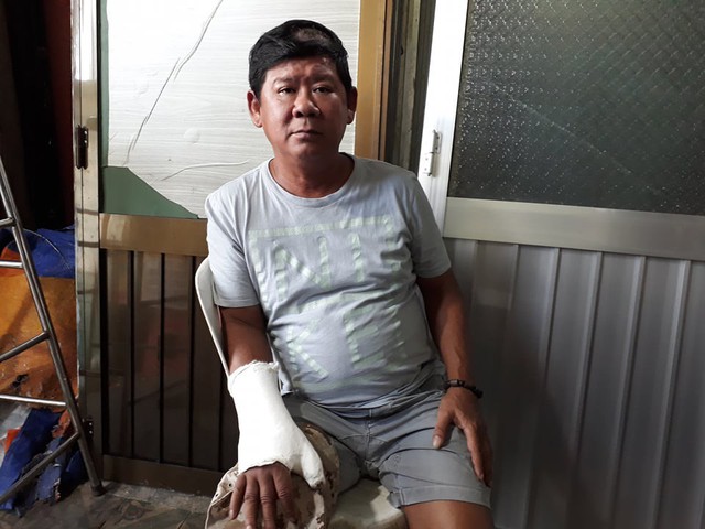 
Anh Huỳnh Tấn Phong, một người dân bị nhóm thanh niên đánh thương tích
