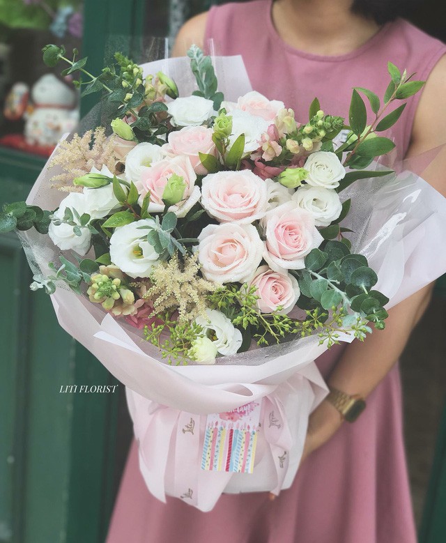 Những b&oacute; hoa dưới 1 triệu đồng l&agrave; mức ph&ugrave; hợp cho nhiều người