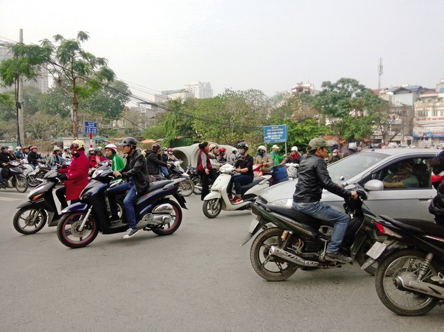 
Hà Nội sẽ thu phí phương tiện lưu thông trên các tuyến phố ùn tắc.     Ảnh: Kim Oanh
