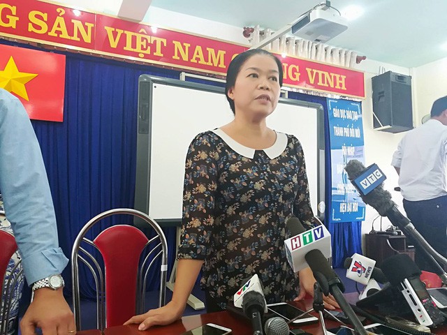 Bà Võ Thị Thanh Loan - hiệu trưởng Trường mầm non 30-4 phát biểu tại buổi họp báo.