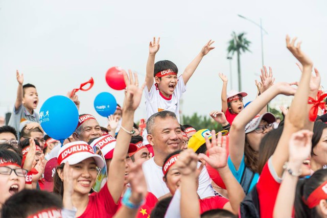 
Được tổ chức tại Hà Nội vào ngày 01/04 và tại Tp. Hồ Chí Minh ngày 08/04, ở mỗi nơi EDURUN đều mang đến một không khí vô cùng sôi nổi và hào hứng.
