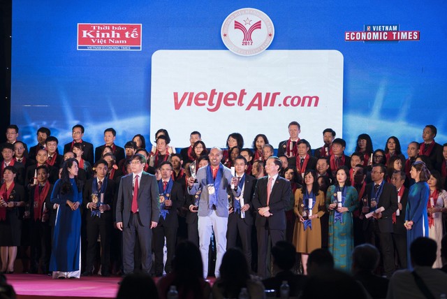 
Hãng hàng không thế hệ mới Vietjet nhận giải Thương hiệu Mạnh Việt Nam – Top 10 Doanh nghiệp Phát triển Uy tín.
