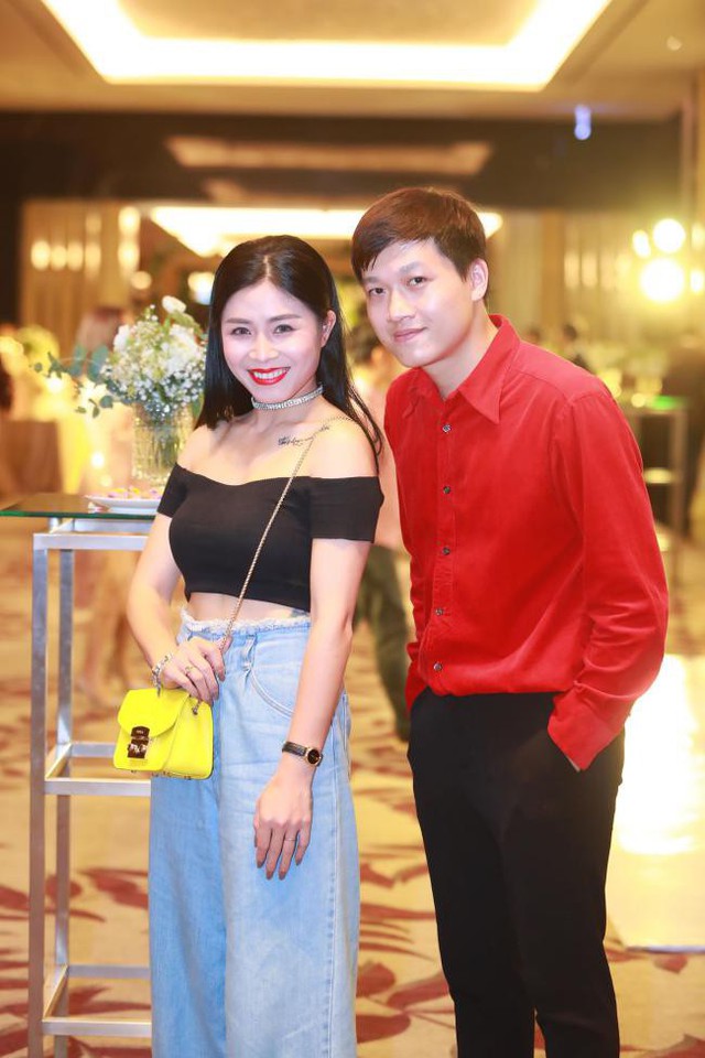 MC Nguyễn Hoàng Linh và Trần Hồng Ngọc sánh đôi đến chung vui với vợ chồng Đức Bảo.