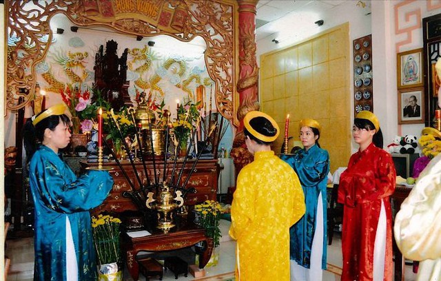 
Ban Nữ Quan &Acirc;u Lạc chu&acirc;̉n bị ti&ecirc;́n hành t&ecirc;́ t&ocirc;̉.
