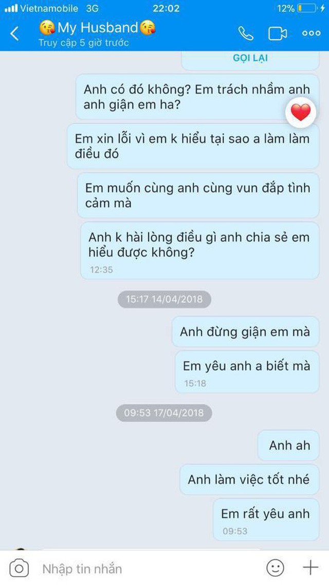 
Trong khi đó, vợ nhắn tin thì ngày qua ngày vẫn chỉ là sự im lặng nhận được từ chồng.
