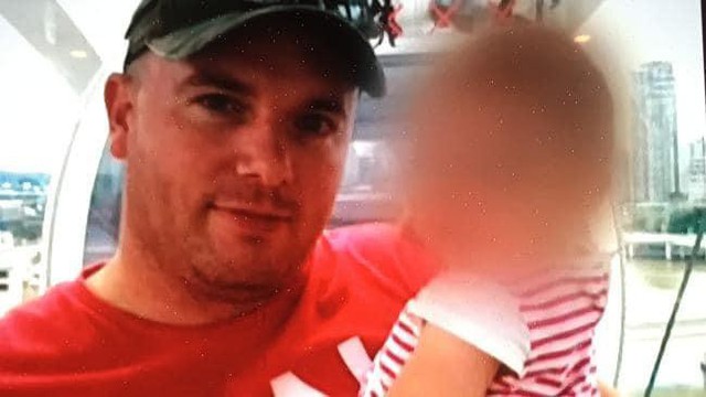 Chỉ vì thất vọng với công việc của mình, ông bố nhẫn tâm giáng cú đấm xuống thân thể cậu con trai.