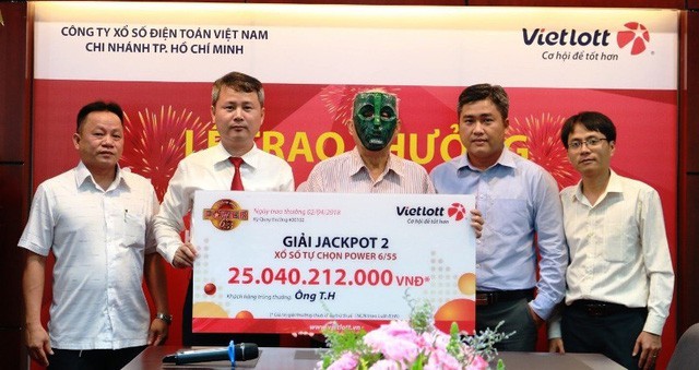 Cụ ông T.H (84 tuổi) là người may mắn “rinh” hơn 25 tỷ đồng Jackpot 2 của loại hình xổ số Power 6/55.