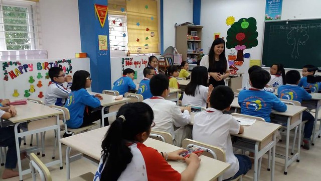 Ngoài việc giảng dạy, TS Vũ Thu Hương còn là chuyên gia được nhiều phụ huynh tìm đến giải đáp khi gặp phải khúc mắc trong giáo dục con cái. Ảnh: FBNV 