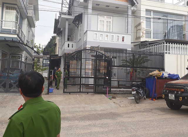 
Thời điểm lực lượng Công an khám xét căn nhà B13
