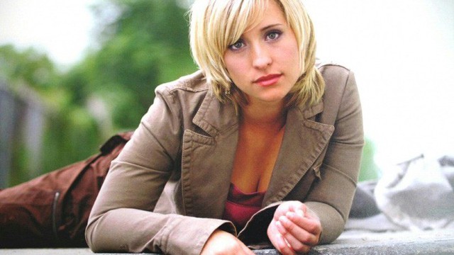 Diễn viên Allison Mack - Ảnh: denofgeek