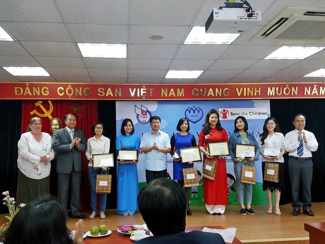 
Những cá nhân xuất sắc được vinh danh tại lễ trao giải Giải thưởng Báo chí về trẻ em
