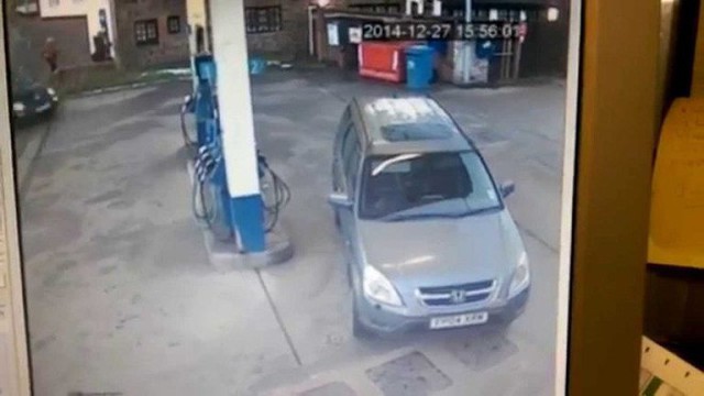 Cảnh s&aacute;t điều tra tất cả c&aacute;c CCTV ở xung quanh.