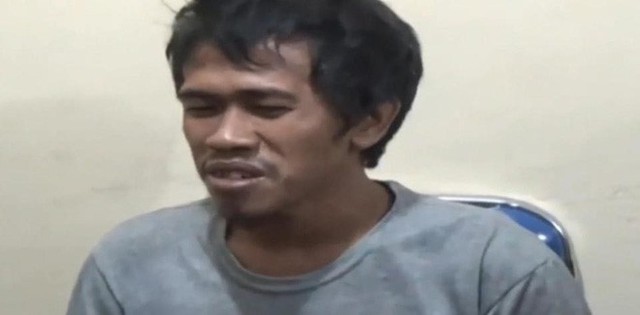 Người đàn ông bị buộc tội cắn chết con trai 4 tuổi của mình.