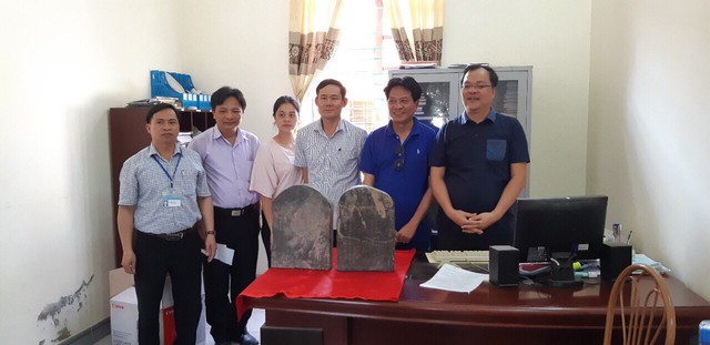 Nhóm nghiên cứu khoa học xã hội độc lập do tiến sĩ Vịnh trưởng đoàn tại UBND huyện Tiên Lãng