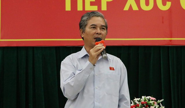
Phó giám đốc Công an TP.HCM thông tin vụ án nhóm cướp đâm chết 2 hiệp sĩ. Ảnh: Phước Tuần. 
