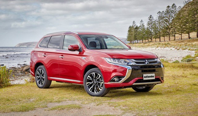 Mitsubishi Outlander cũng điều chỉnh giá bán đối với phiên bản 2.0 CVT, tăng thêm 15 triệu đồng