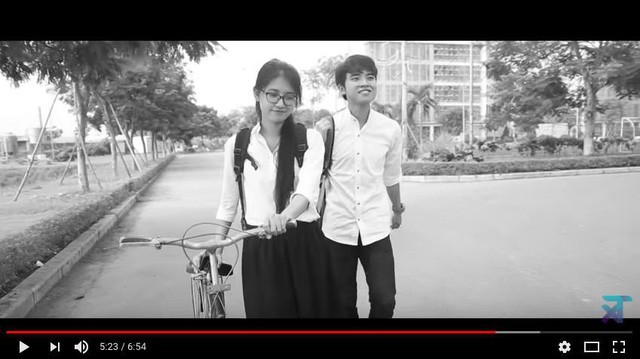 MV Những năm tháng ấy của Xuân Tài được lan truyền trên mạng nhờ lời Việt hoá ý nghĩa cho ca khúc của You are the apple of my eyes