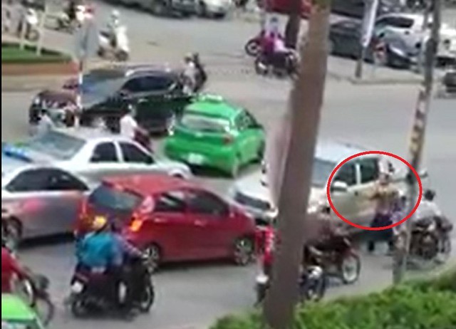 T&agrave;i xế xe b&aacute;n tải trước khi g&acirc;y TNGT